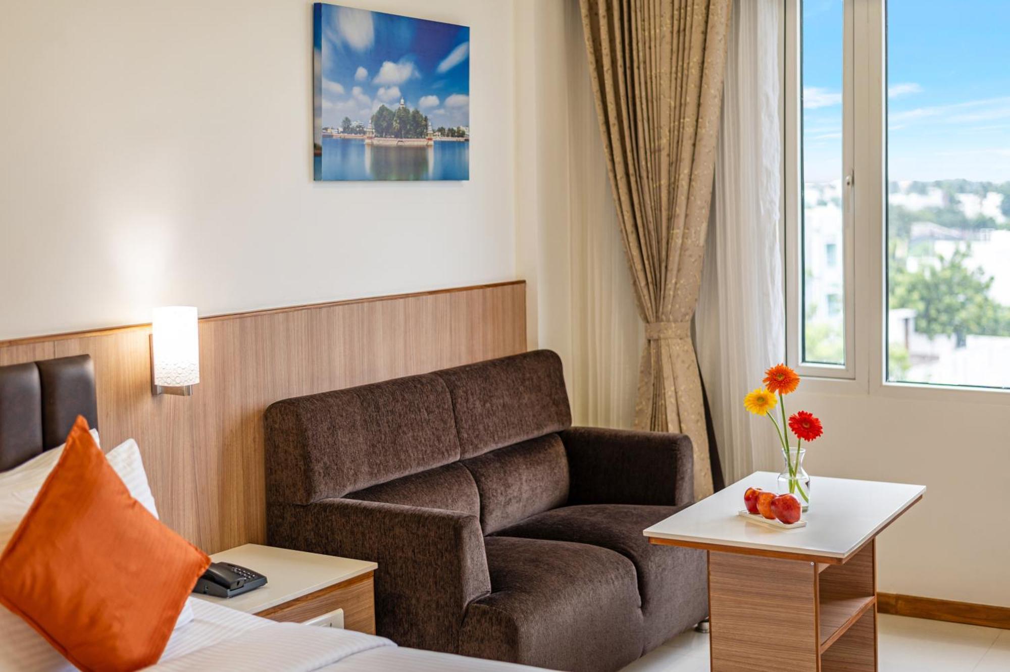 Hotel Sterling V Grand Madurai Extérieur photo